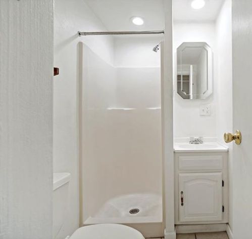 5205 Stanton Ave, Pittsburgh PA 15201-2592 exterior