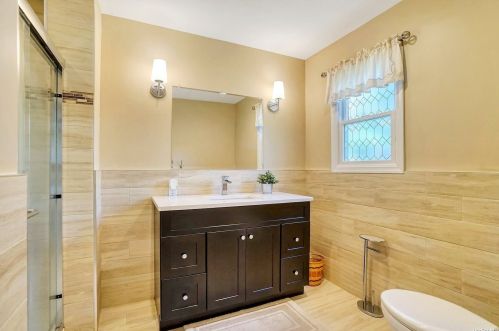 21 Orchid Ln, Commack NY exterior