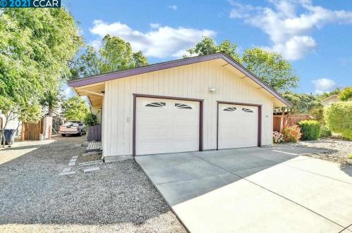 1868 Scott Rd, Concord, CA 94519-1735