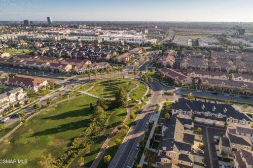 723 Forest Park Blvd, Oxnard CA 93036-5311 exterior