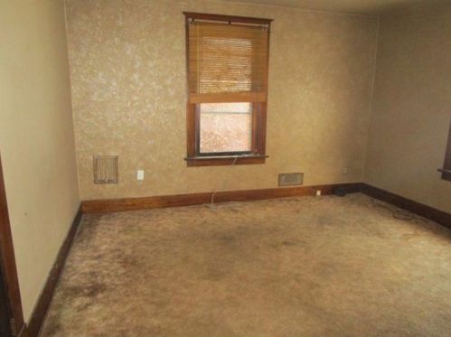 3104 Ashlyn St, Pittsburgh PA 15204-1706 exterior