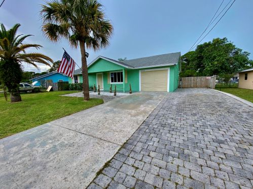 5605 Sunset Blvd, Fort Pierce, FL 34982-3882