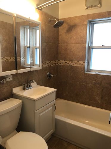 2345 21 St, Chicago IL 60608-2501 exterior