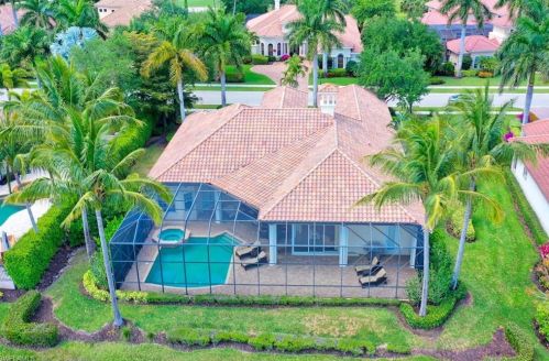 7829 Classics Dr, Naples FL 34113-3044 exterior