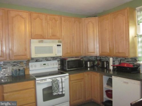 3305 Englewood St, Philadelphia PA 19149-1613 exterior