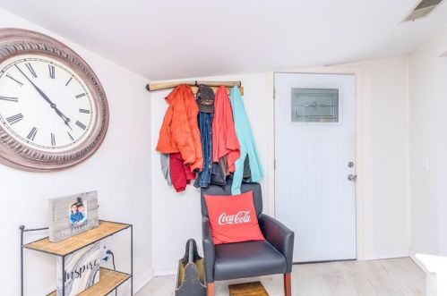 9 Ashby St, Providence RI 02919-6604 exterior