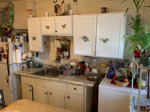 43 Sprague St, West Springfield MA  01089-3422 exterior