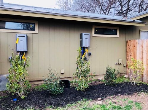 2010 Conestoga Trl, Austin TX 78744-3567 exterior