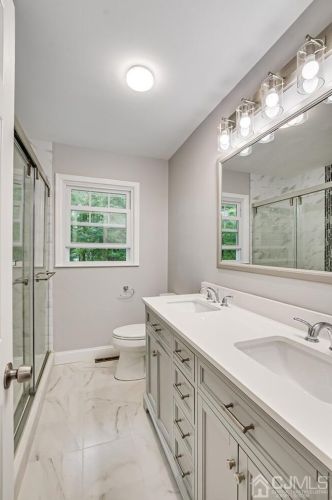 53 Fairmount Ave, Edison NJ  08820-2032 exterior