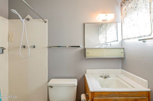 1221 Cinnabar Ave, Phoenix AZ 85020-1816 exterior