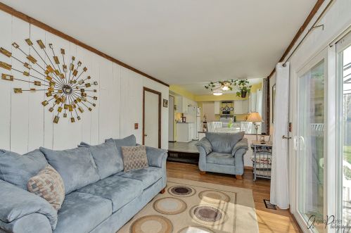 9209 Arthur St, Bull Valley IL 60014-4908 exterior