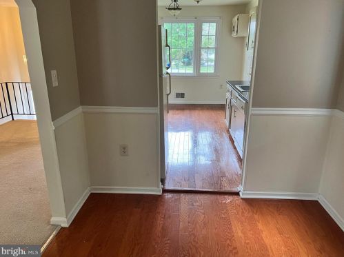 2 Garrett Rd, Rockville MD  20855 exterior