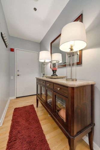 5 Wabash Ave, Chicago IL 60603-3000 exterior