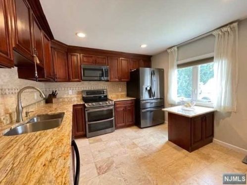 58 Hackensack St, East Rutherford NJ 07073-1415 exterior