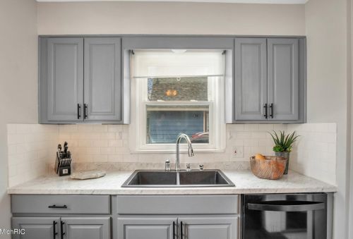 1205 Griswold St, Grand Rapids MI 49507-3814 exterior