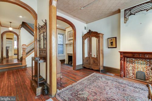 2302 Locust St, Philadelphia PA 19139-4517 exterior