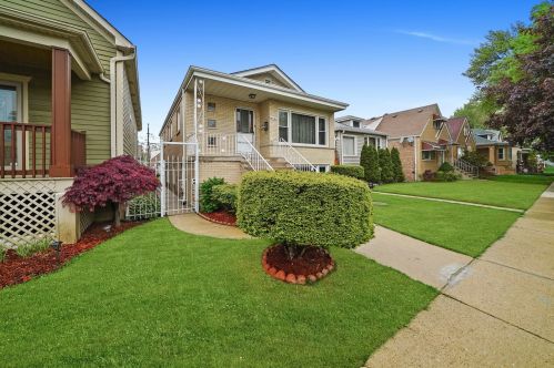 6116 Kolin Ave, Chicago IL 60629-5202 exterior