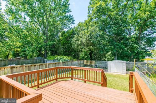 6934 Westhampton Dr, Alexandria VA 22307-1528 exterior