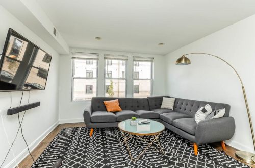 938 Noble St, Chicago IL  60642-5303 exterior