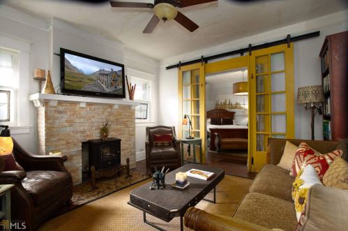 893 Monroe Cir, Atlanta, GA 30308-1802