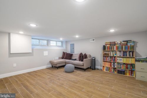 1605 18th St, Philadelphia PA  19145-1402 exterior