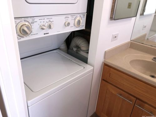 2525 Date St, Honolulu HI 96826-5437 exterior