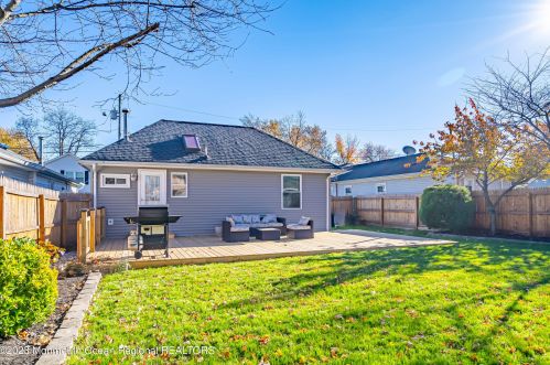 469 Center Ave, Middletown NJ  07748-5370 exterior