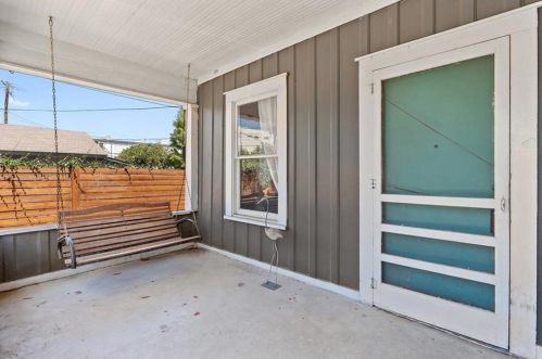 2502 6th St, Austin TX  78702 exterior