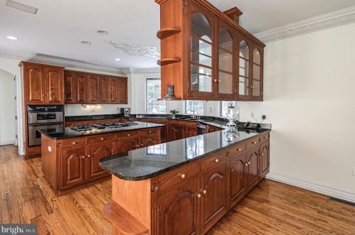 76 Pettit Pl, Princeton NJ 08540-7645 exterior