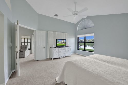 6876 Bitterbush Pl, Boynton Beach FL 33472-2902 exterior