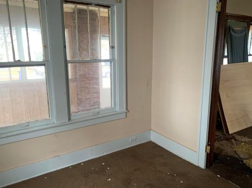 1319 Muskegon Ave, Grand Rapids MI 49504-3122 exterior