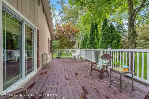 330 Chandler Rd, Jackson Twp NJ 08527-4322 exterior