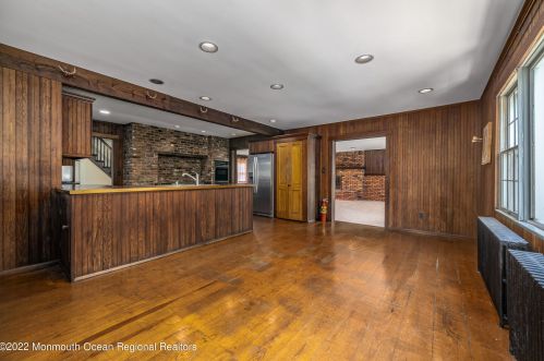 6 Jones Rd, Lacey NJ 08731-3611 exterior