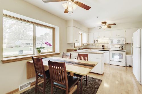 4708 Parkside Dr, Milwaukee WI 53225-4438 exterior