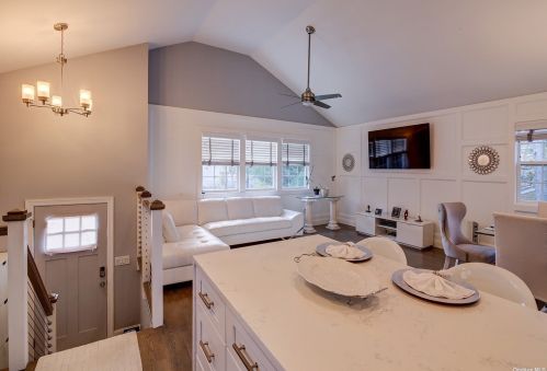 7 New Jersey St, Huntington Station NY 11746-6855 exterior