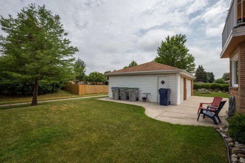 7200 Tripoli Ave, Milwaukee WI 53220-1716 exterior