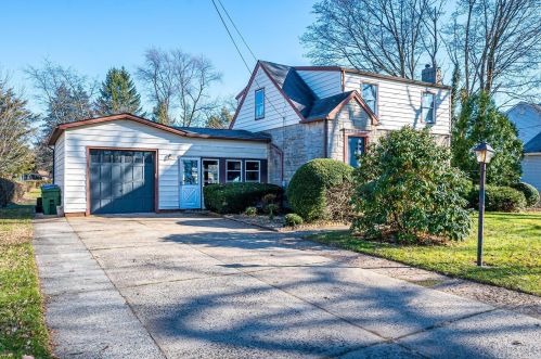 98 Bernard Ave, Edison, NJ 08837-3065