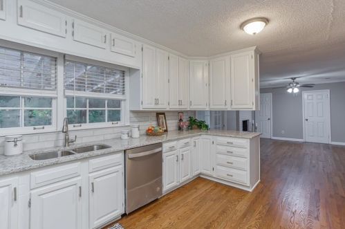 1638 Fernleaf Cir, Atlanta GA 30318-1417 exterior