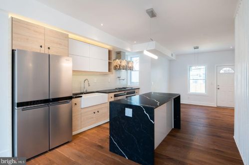 2833 Jackson St, Philadelphia PA  19145-2426 exterior