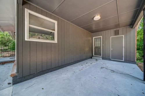 856 Harwell Rd, Atlanta GA  30318-5828 exterior