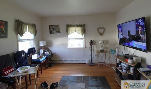 20 Silver Lk Ave, Edison NJ 08817-5248 exterior