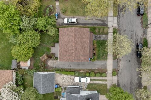 24 Chilson St, Springfield, MA 01118-2124