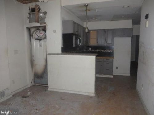 2010 19th St, Philadelphia, PA 19145-2813