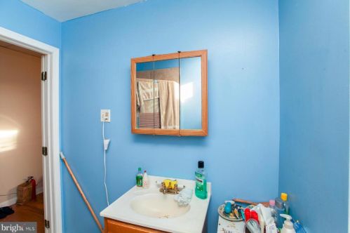 7316 Frankford Ave, Philadelphia PA 19135-3405 exterior