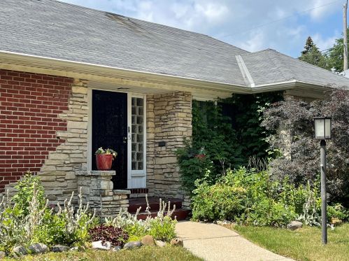 4605 Scranton Pl, Milwaukee, WI 53216-2920