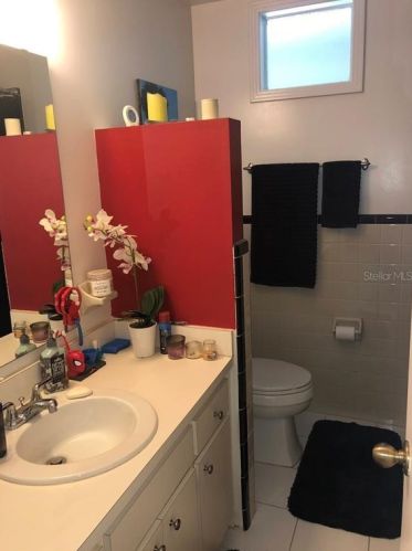 8005 Pne Hl Dr, Tampa FL 33617-7602 exterior