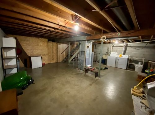 1485 Montgomery Ave, Meskegon MI 49441-1762 exterior