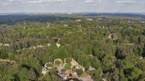 1528 Grace Mdw Ln, Smyrna GA 30082-3386 exterior