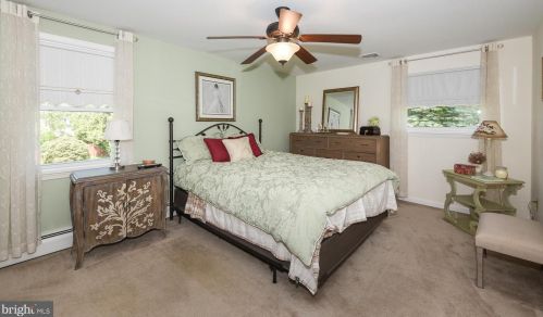 334 Kalmia St, Warminster PA 18974-4727 exterior