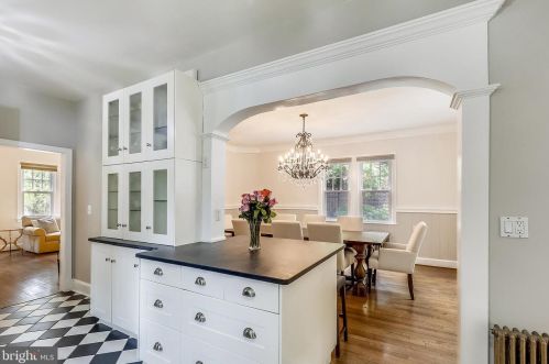 7426 Piney Branch Rd, Silver Spring MD 20901-4352 exterior